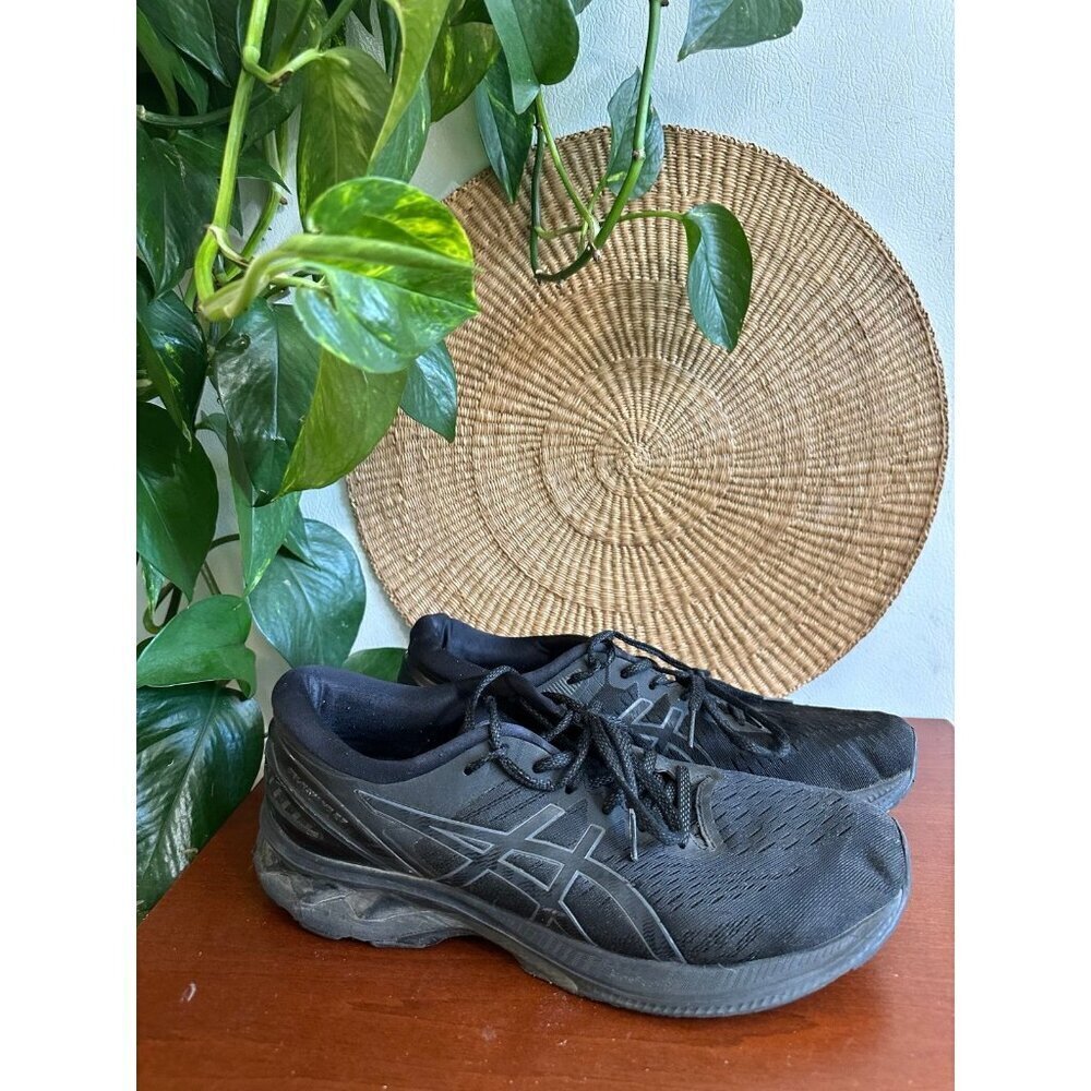 ASICS men’s size 9.5 black sneakers